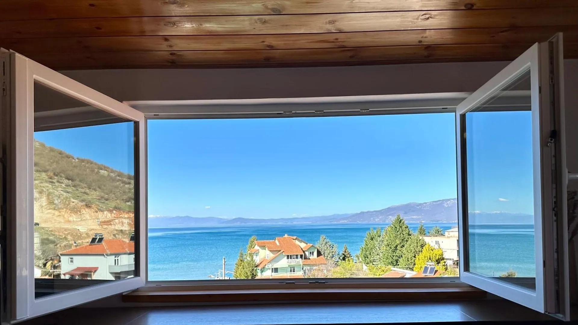 Suv Aparthotel Pogradec 0*,